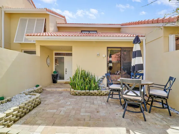 127 Old Meadow Way, Palm Beach Gardens, FL 33418