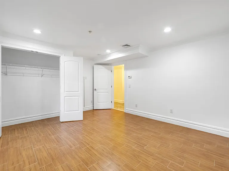 2132 Linwood Ave #C — Photo 9