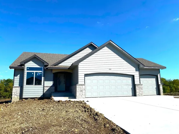2114 S Chateau St, Wichita, KS 67207