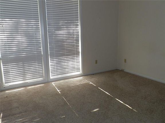 5th image of 3402 Ocean Dr APT 29