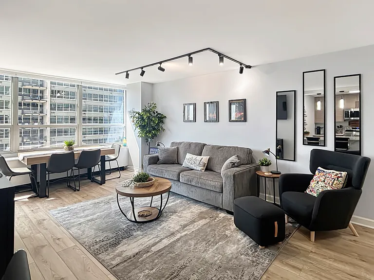 3550 N Lake Shore Dr #817 — Photo 4