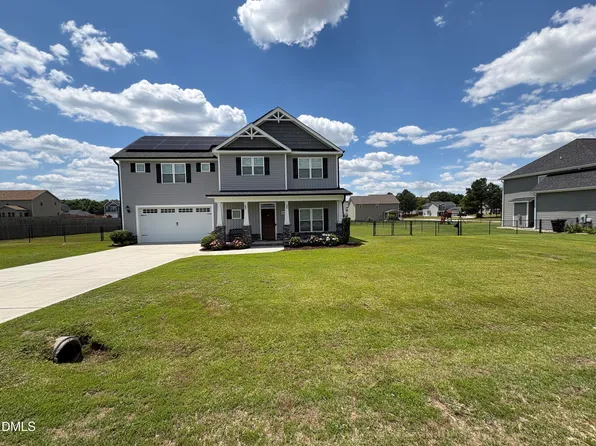 404 Planters Ridge Dr, Pikeville, NC 27863