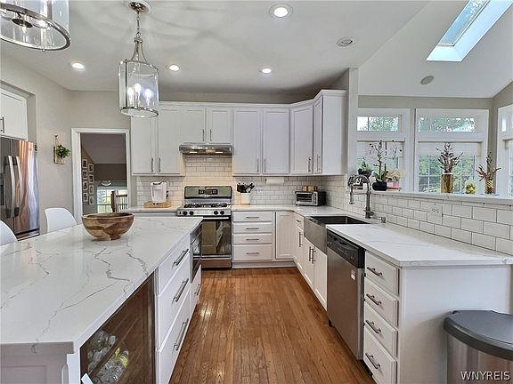 3rd image of 8050 Highland Farms Dr