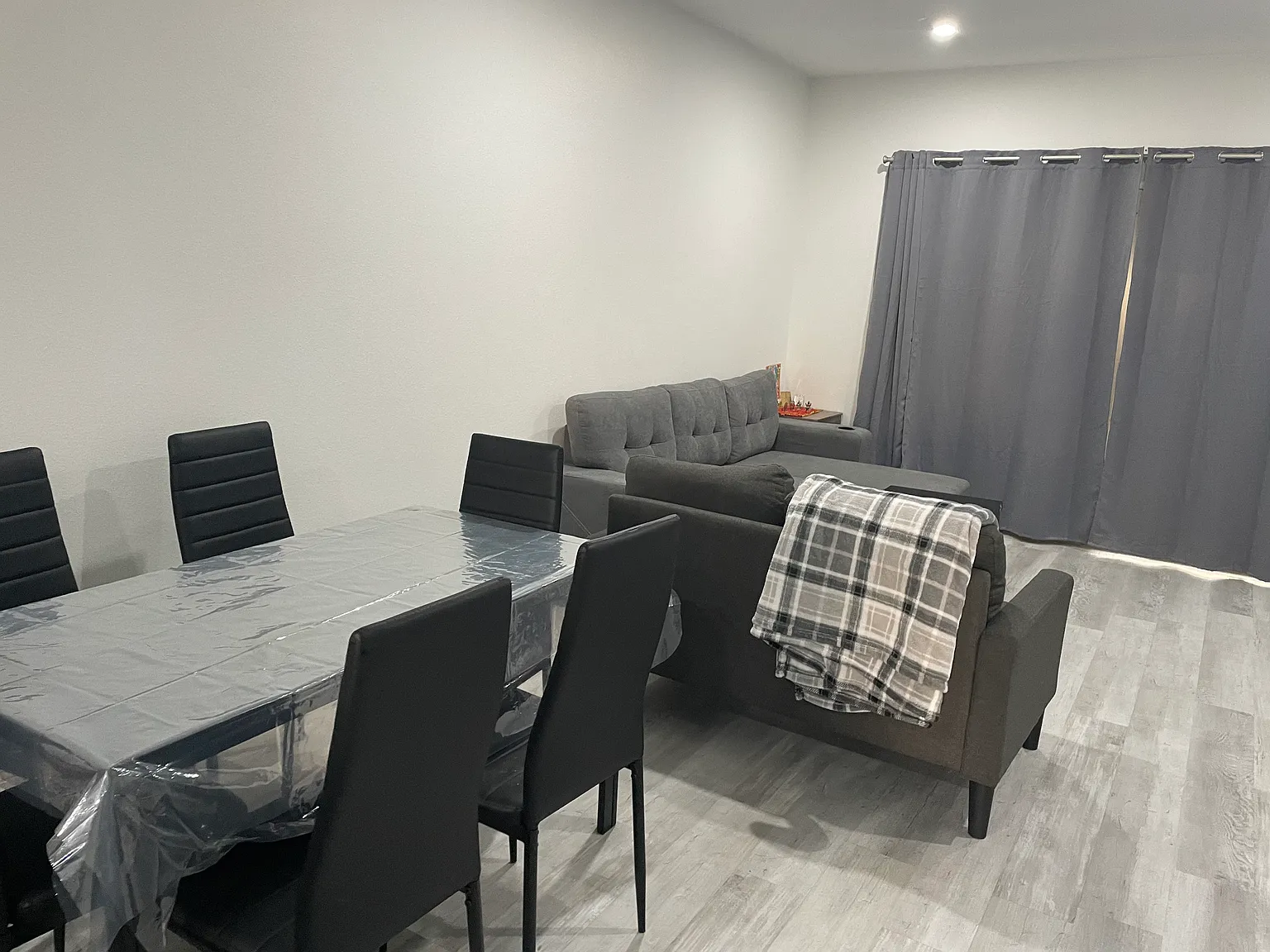 2 bed, 2.5 bath, 1184 sqft, $1,799 — Photo 2