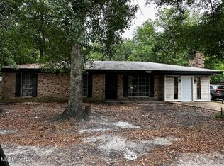 1040 Beach Ave, Gulfport, MS 39501