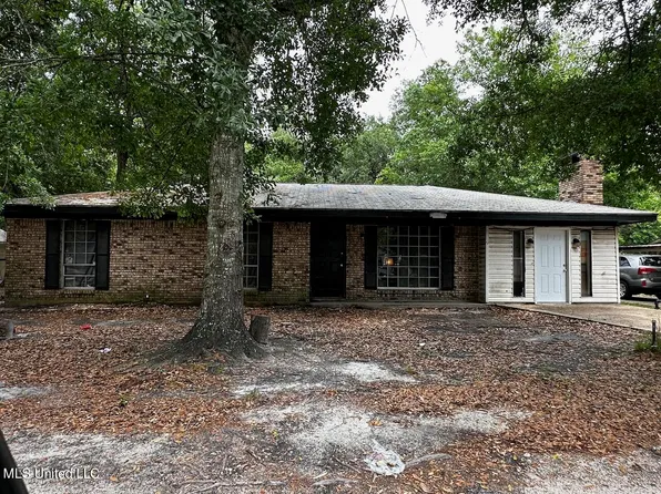 1040 Beach Ave, Gulfport, MS 39501