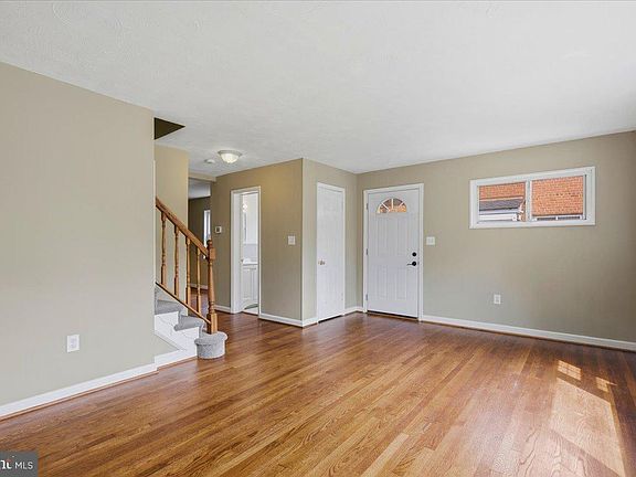3rd image of 7632 W Park Dr