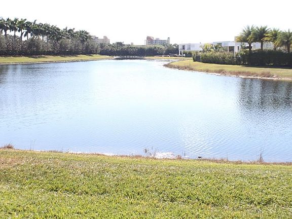 5th image of 180 Riviera Cir #30-5