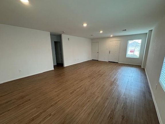 4th image of 3111 Stotesbery Dr