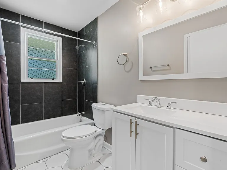 5501 Old Buncombe Rd — Photo 24