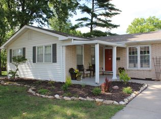 2914 W 9th St, Lawrence, KS 66049