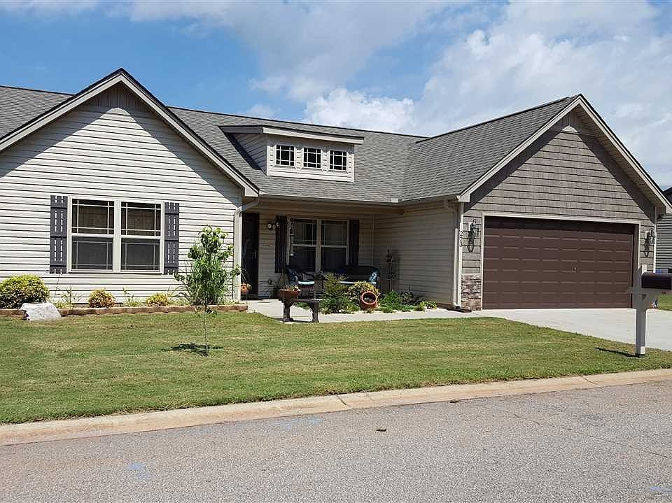 1st image of 223 Hotchkiss Ln