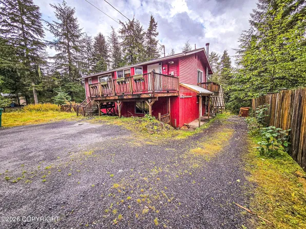 600 Kiseno St, Petersburg, AK 99833