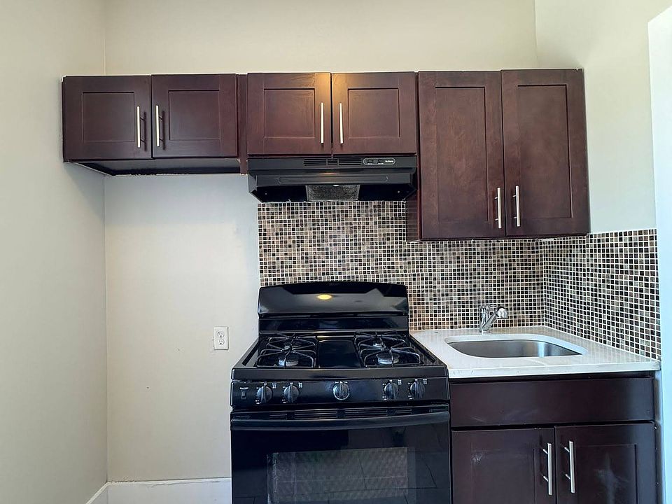 1st image of 901 Bergen St APT 3C