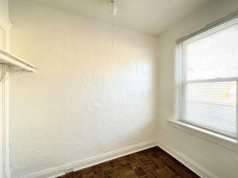 Studio, 1.0 bath, 550 sqft, $775 — Photo 4