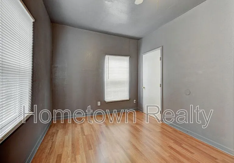 321 SE 25th St — Photo 20