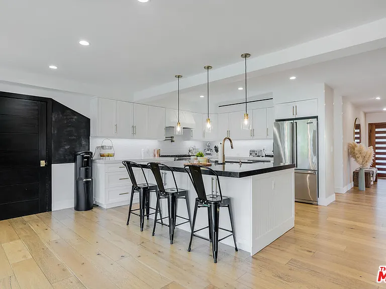 22745 Erwin St — Photo 26