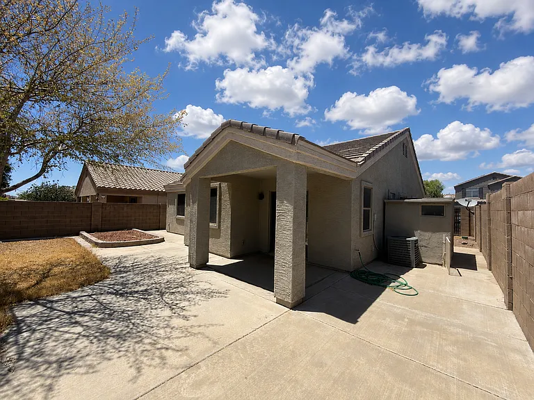 10917 W Minnezona Ave — Photo 13