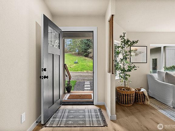 3rd image of 15803 125th Avenue NW