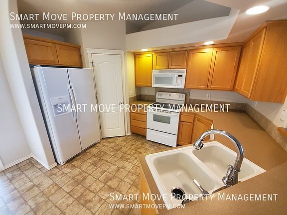 4th image of 1427 W Great Basin Dr