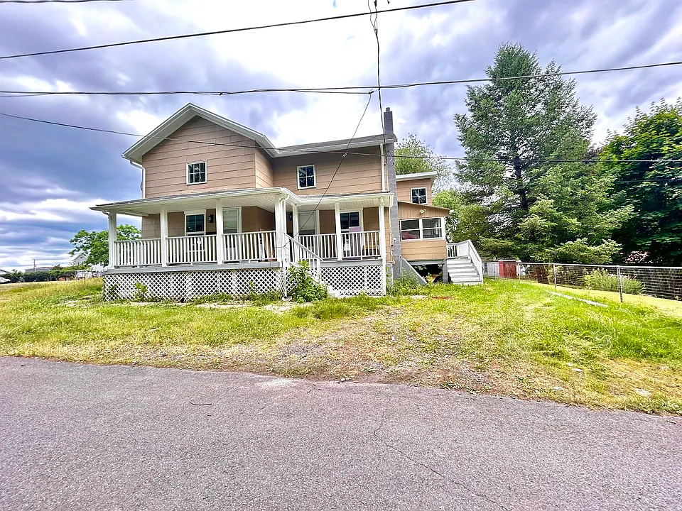 36 McDonald St #B