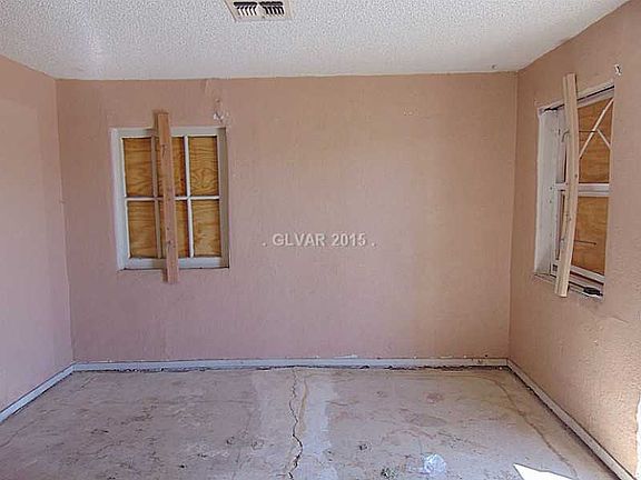 4th image of 908 W Washington Ave