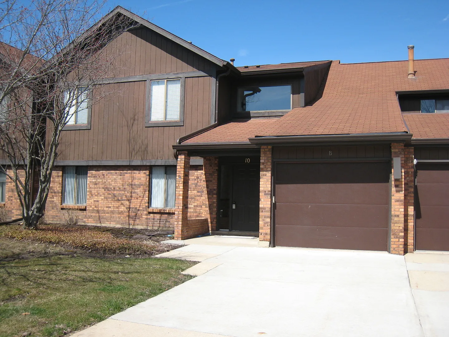 10 Creekside Cir APT B photo 1