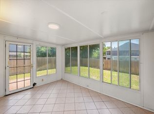 2212 Capstan Dr, Arlington, TX 76002