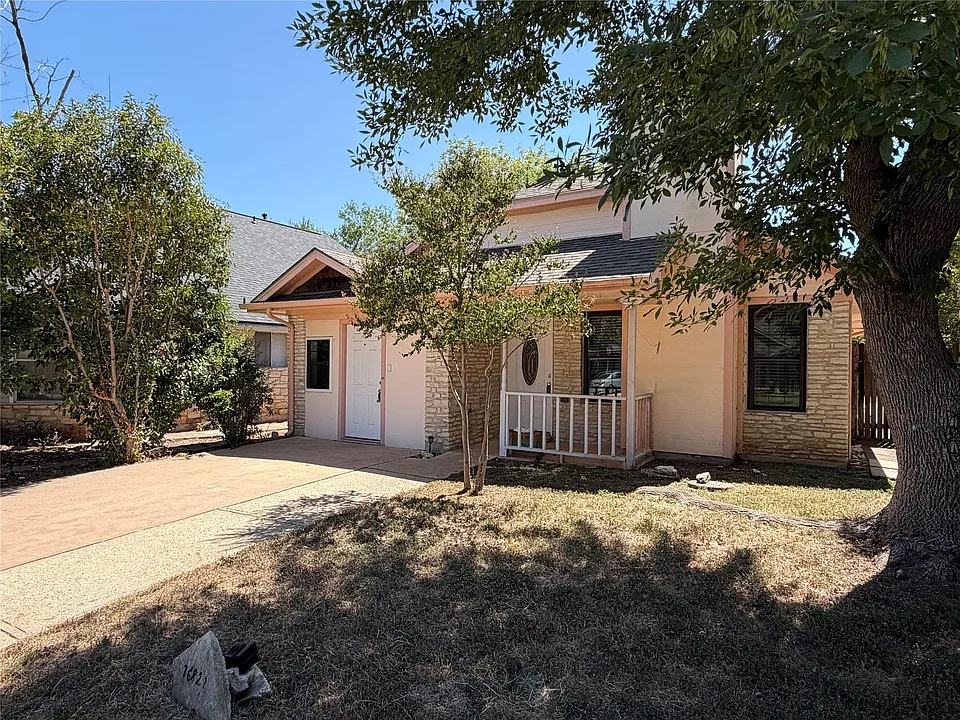16821 Whitebrush Loop