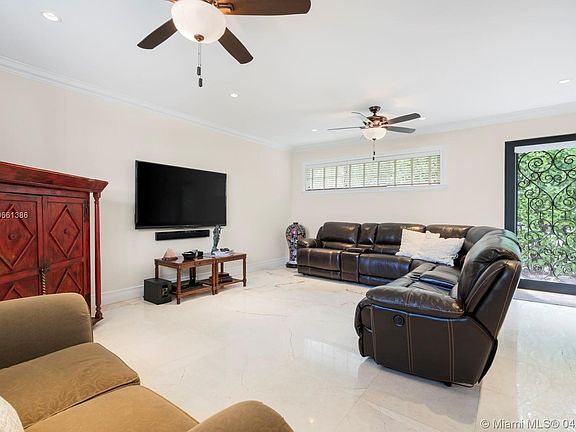 5th image of 1529 Mercado Ave