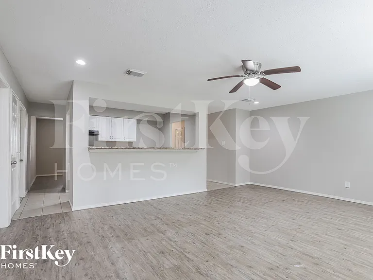 3607 Dawnwood Dr — Photo 4