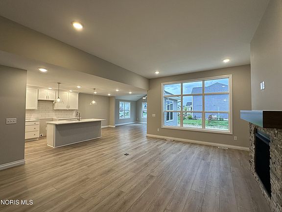 3rd image of 25264 E Sunset Maple Dr