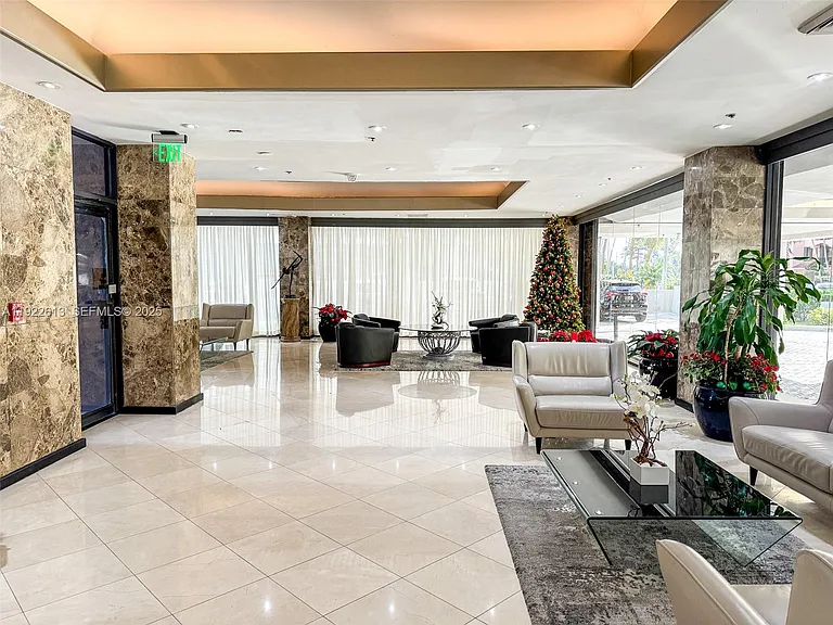 8877 Collins Ave #809 — Photo 36