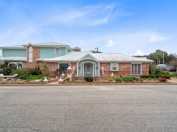 804 Alvin St, El Campo, TX 77437