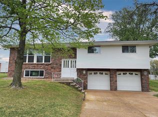 4652 Telestar Dr, Saint Louis, MO 63128