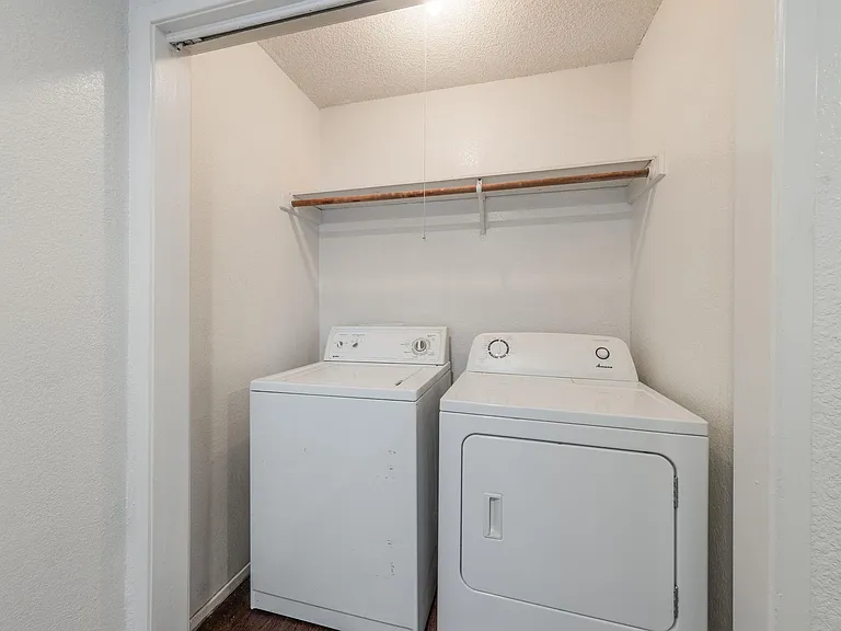 4518 Speedway #B — Photo 4