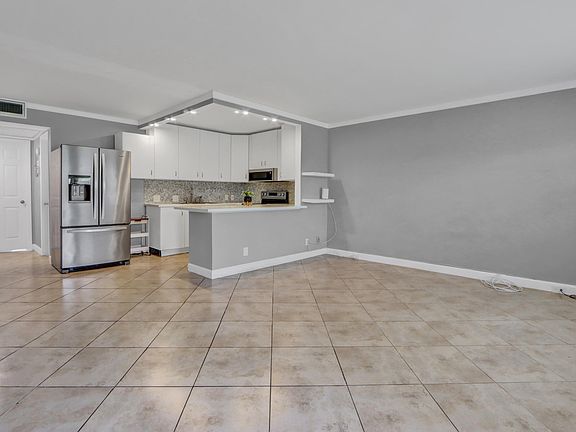 4th image of 265 Preston G Way #265