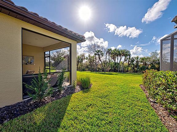 4th image of 233 Palidoro Cir