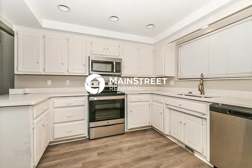 6204 Lansbrook Court — Photo 4