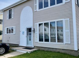 339 Woodstock St, Seabrook, NH 03874
