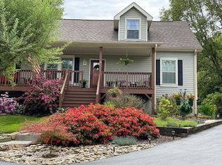 40 Sujo Trl, Hendersonville, NC 28792