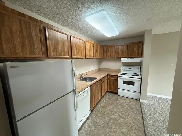UNIT 307-1808 Eaglesham AVENUE, Weyburn, SK S4H 3A8