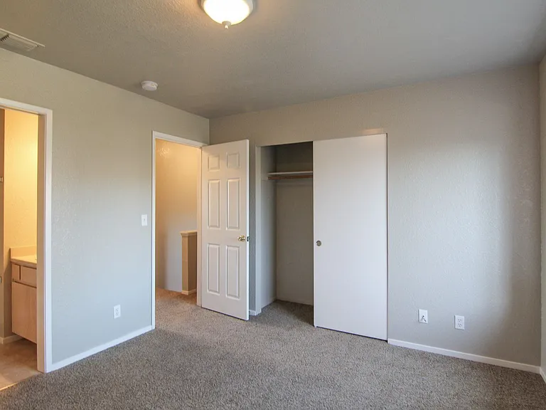 1172 Burton Dr — Photo 10