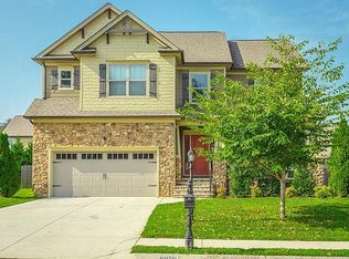 6850 Neville Dr, Ooltewah, TN 37363