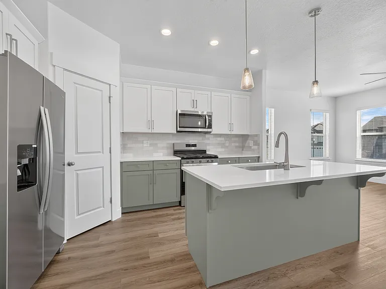 13728 S Devers Dr — Photo 11