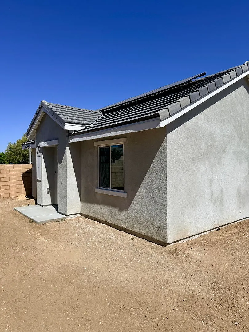 Building Photo - 11702 Two Sebastian Rd