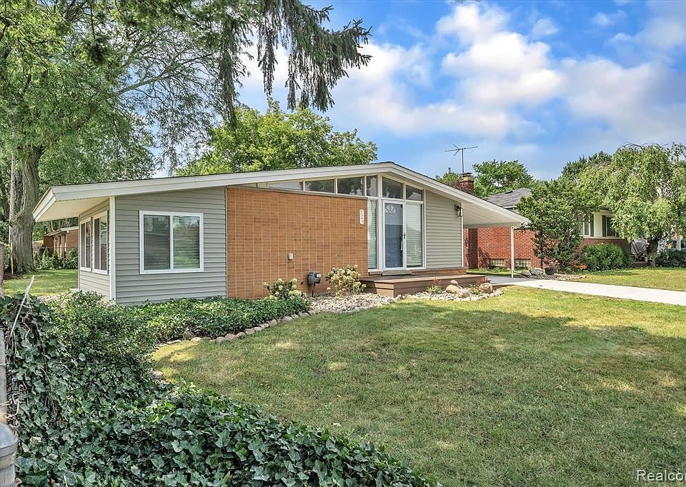 229 Redwood Dr, Troy, MI 48083 | Zillow