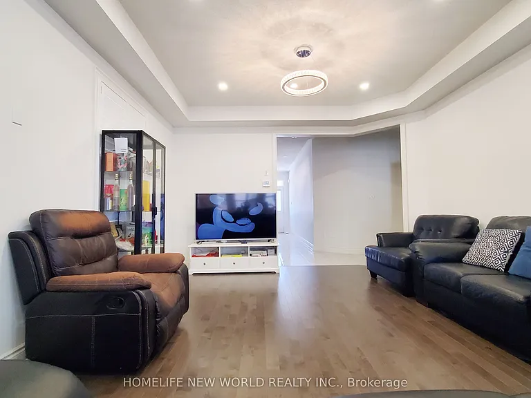 28 Fallharvest Way — Photo 3