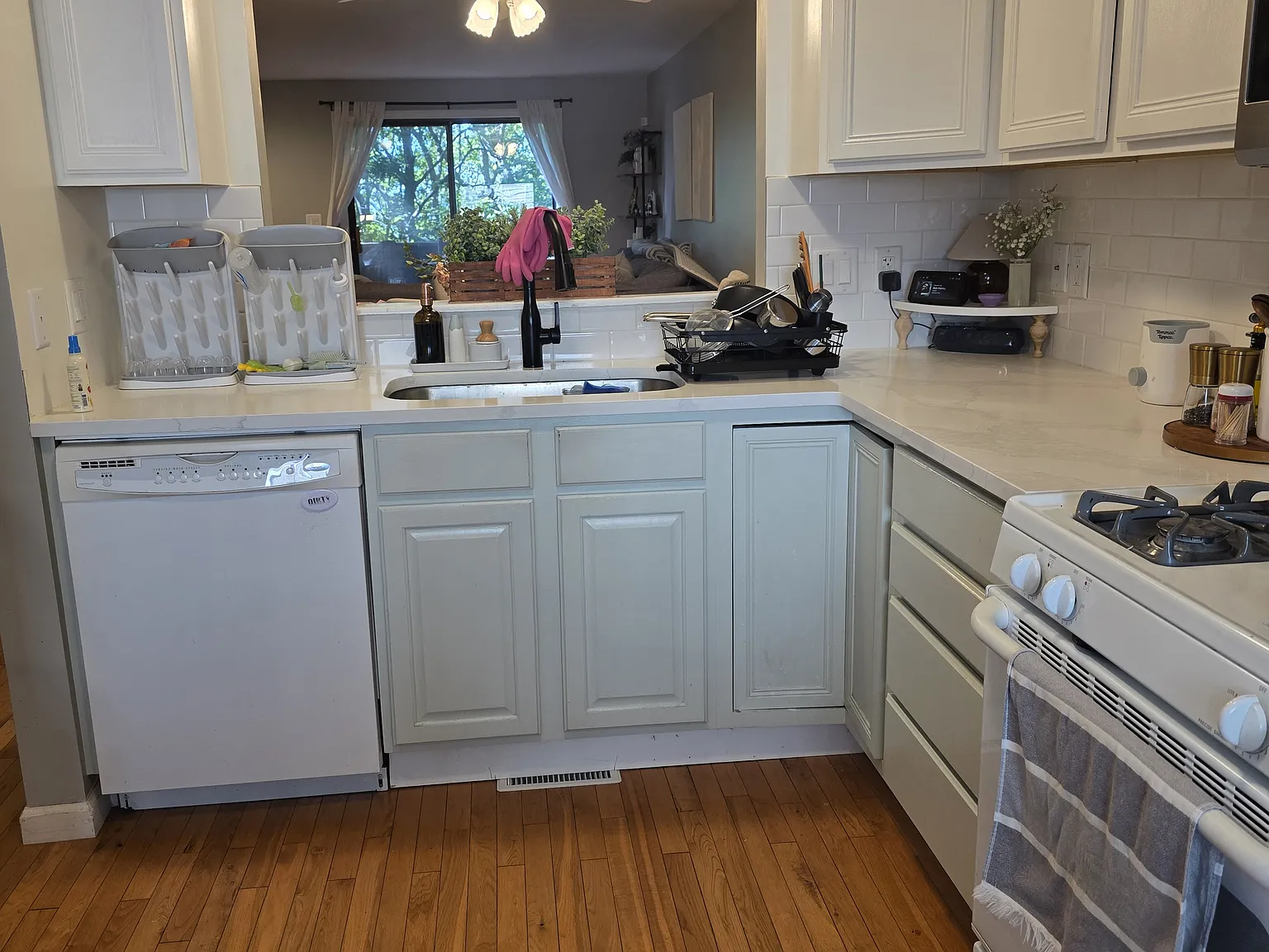 2 bed, 1100 sqft, $2,300 — Photo 1