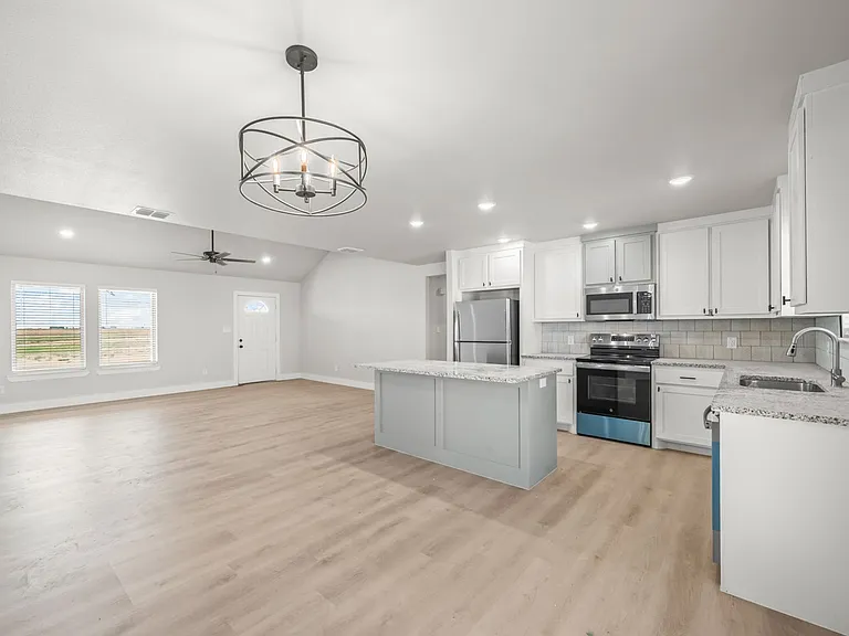 10613 East Cres #7400 — Photo 32